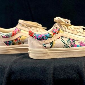 Vans, very unique, women’s size 7, men’s 5.5. Worn twice!